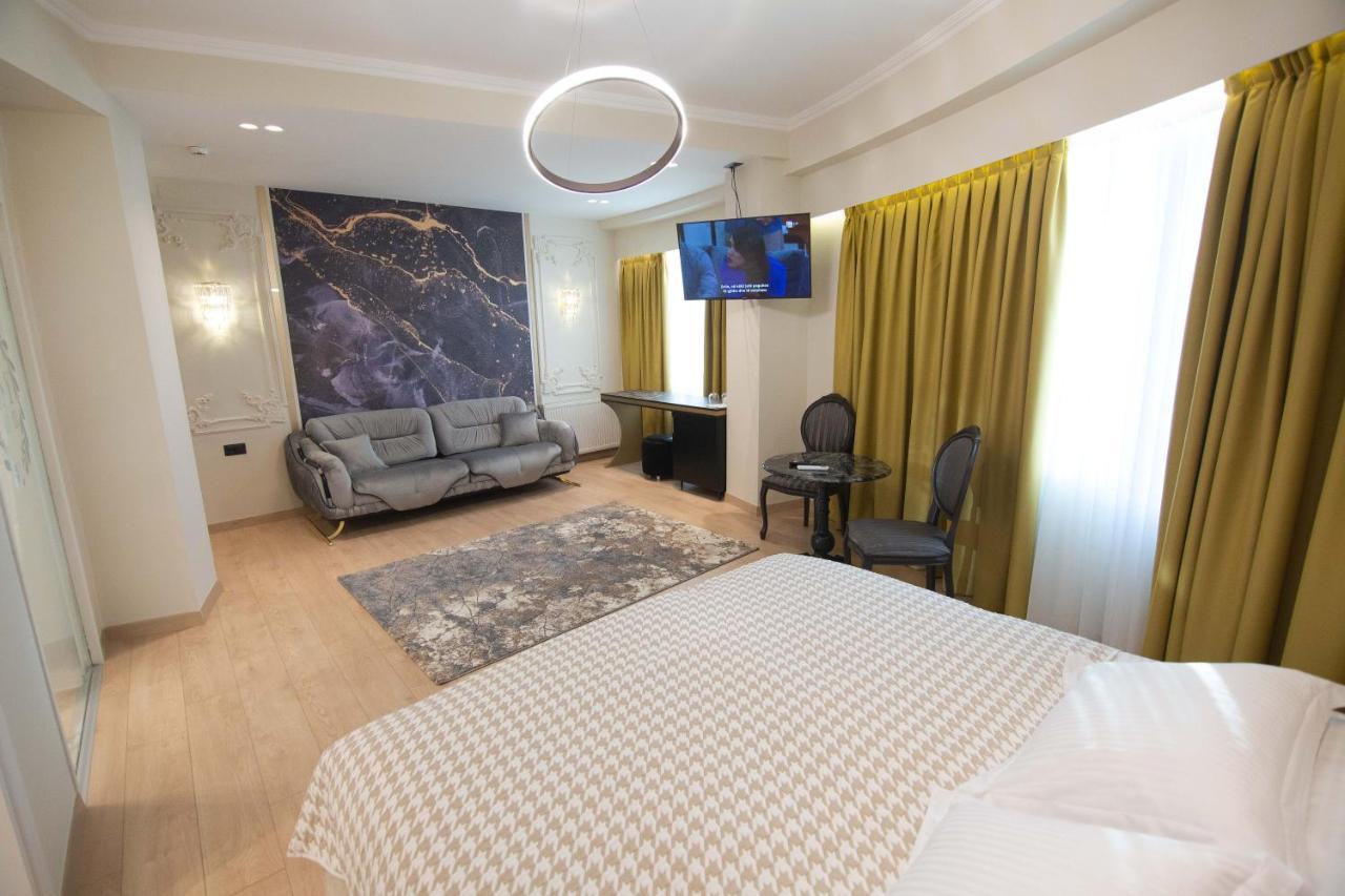 Sky View Hotel Korce Extérieur photo