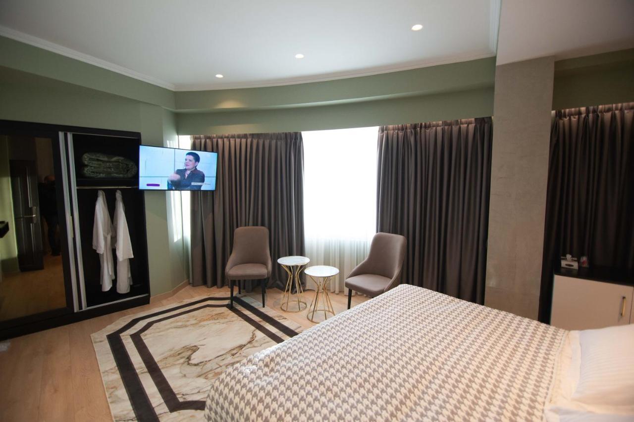 Sky View Hotel Korce Extérieur photo