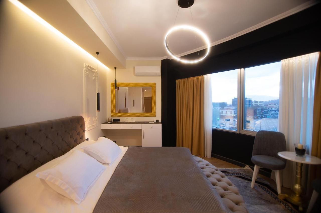 Sky View Hotel Korce Extérieur photo