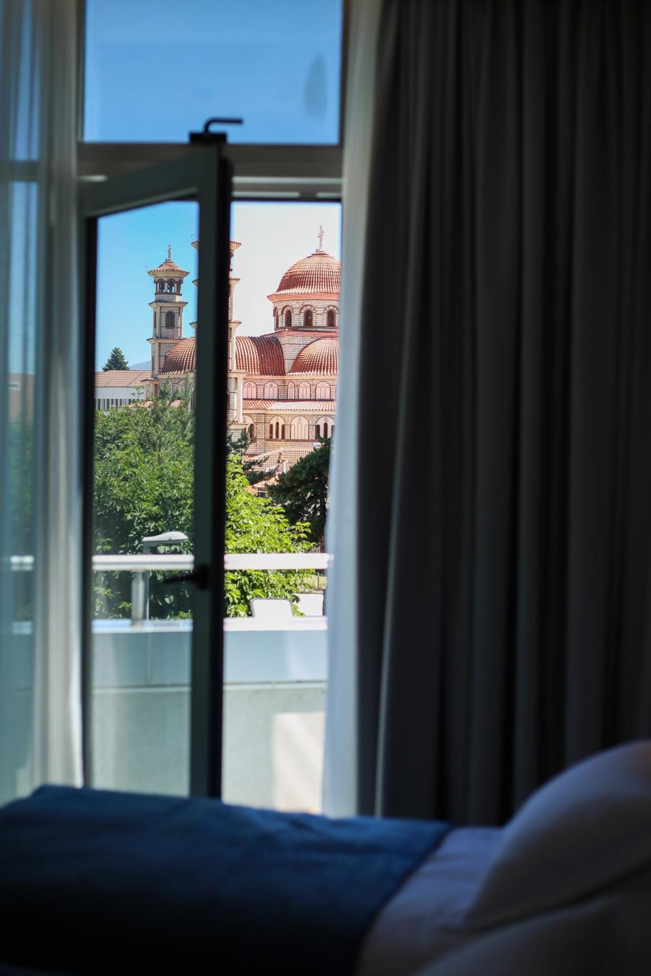 Sky View Hotel Korce Extérieur photo