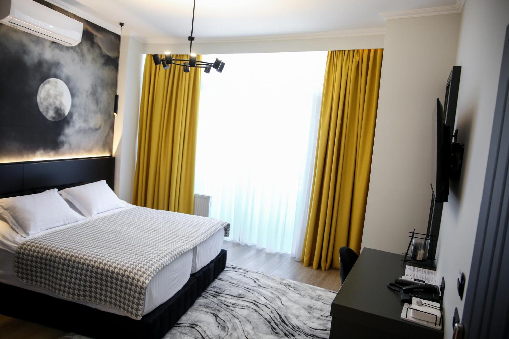 Sky View Hotel Korce Extérieur photo