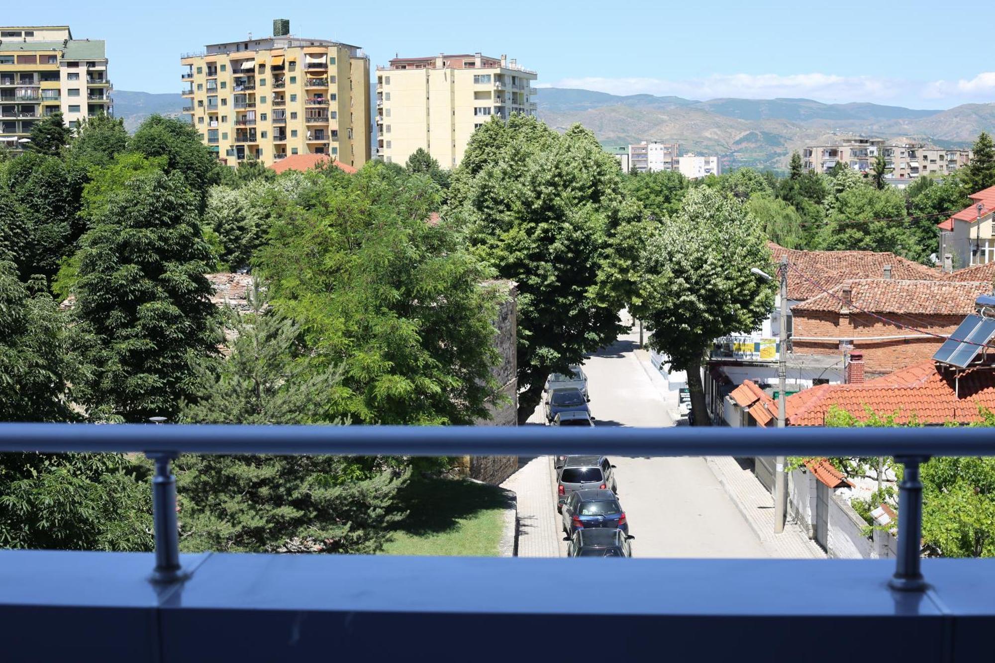 Sky View Hotel Korce Extérieur photo